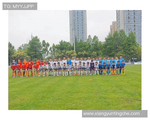 重庆足球队与南京足球队耐力较量赛后分析与总结